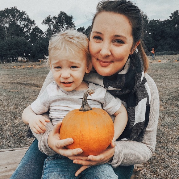 Meet your Posher, Allie - Picture 1 of 1